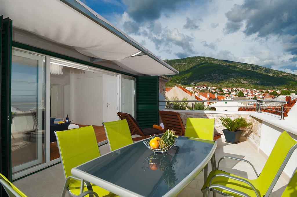 Villa Majestic With Heated Pool And Rooftop Terrace Bol Quarto foto
